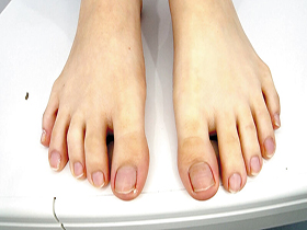 激臭足嗅がせ手コキ　サンプル画像12